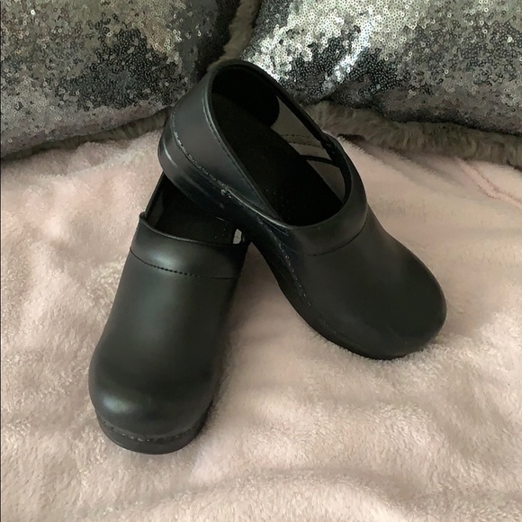dansko clogs size 37